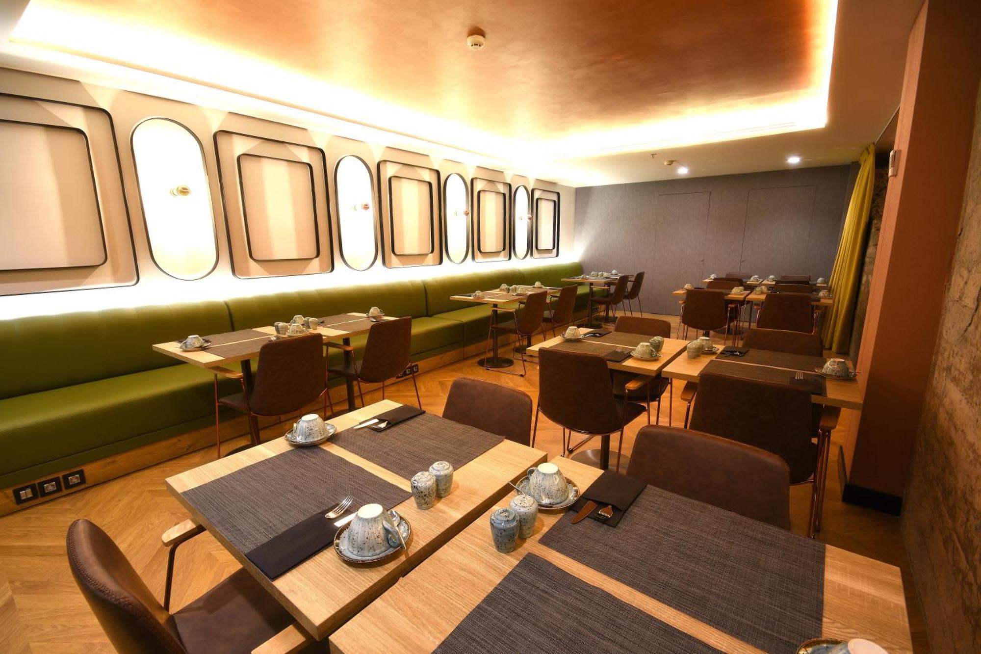 Hotel Design Bex 4*